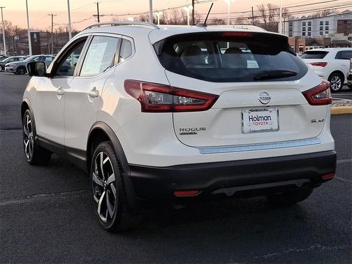 2022 Nissan Rogue Sport SL