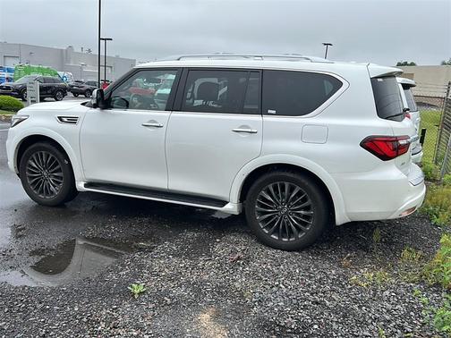 2023 INFINITI QX80 SENSORY