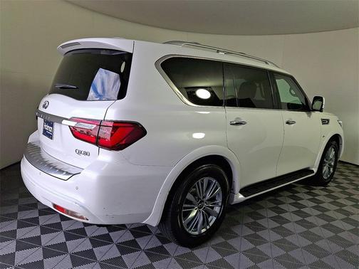 2019 INFINITI QX80 Luxe
