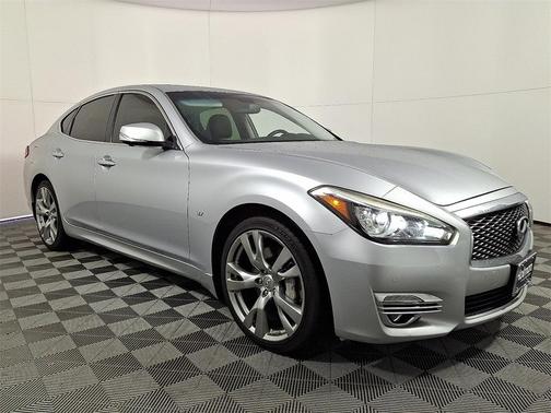 2015 INFINITI Q70 3.7
