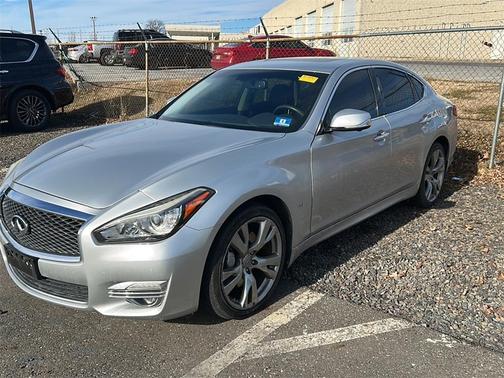 2015 INFINITI Q70 3.7
