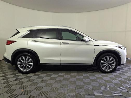 2022 INFINITI QX50 Luxe