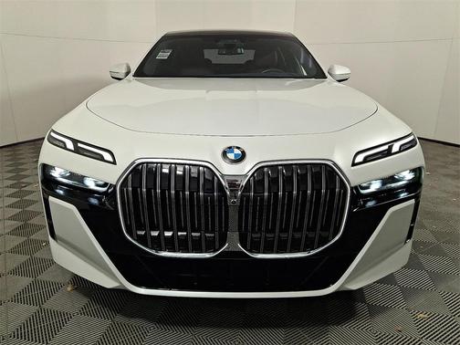 2023 BMW 760 760i xDrive