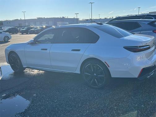 2023 BMW 760 760i xDrive