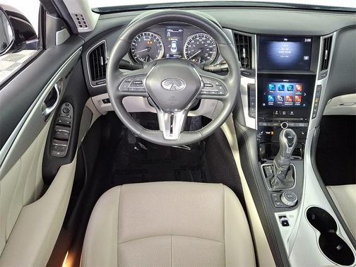 2022 INFINITI Q50 LUXE