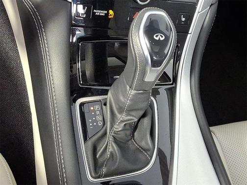2022 INFINITI Q50 LUXE