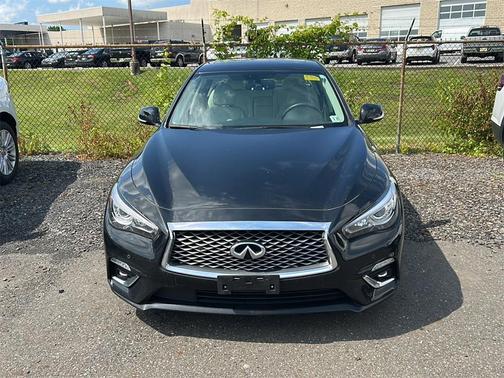 2022 INFINITI Q50 LUXE