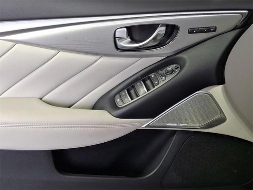 2022 INFINITI Q50 LUXE