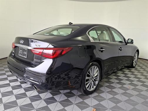 2022 INFINITI Q50 LUXE