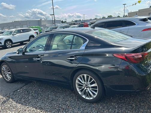 2022 INFINITI Q50 LUXE