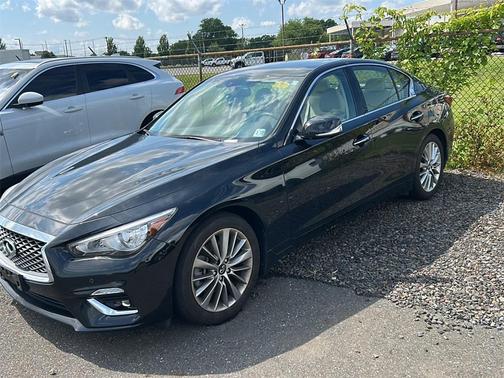 2022 INFINITI Q50 LUXE