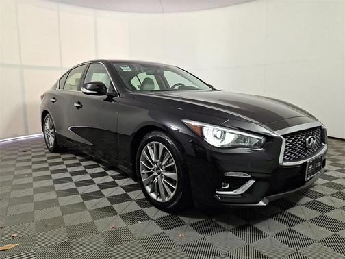 2022 INFINITI Q50 LUXE