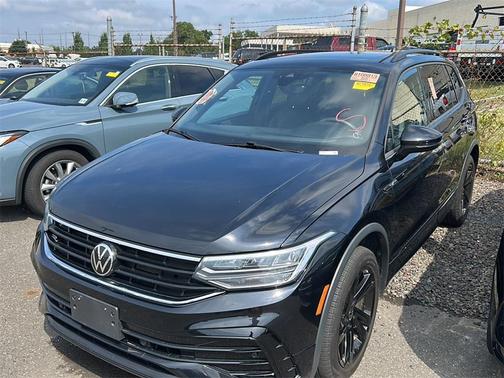 2023 Volkswagen Tiguan 2.0T SE R-Line Black