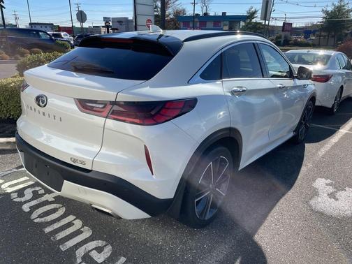 2023 INFINITI QX55 LUXE