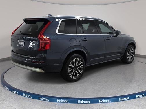 Denim Blue Metallic 2022 Volvo XC90 T6 Momentum 7 Passenger