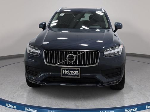 Denim Blue Metallic 2022 Volvo XC90 T6 Momentum 7 Passenger