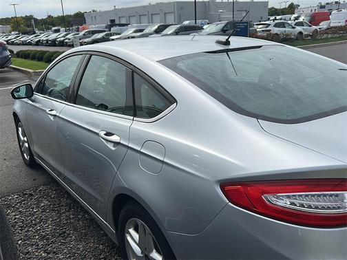 2015 Ford Fusion SE