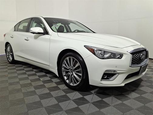 2022 INFINITI Q50 LUXE