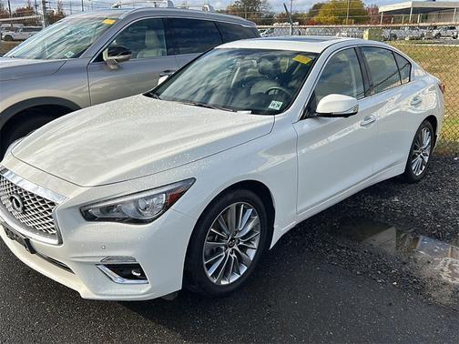 2022 INFINITI Q50 LUXE