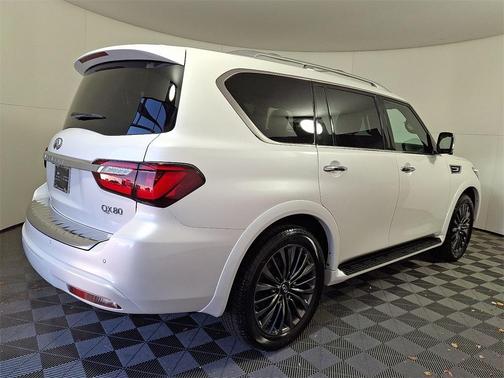 2024 INFINITI QX80 SENSORY