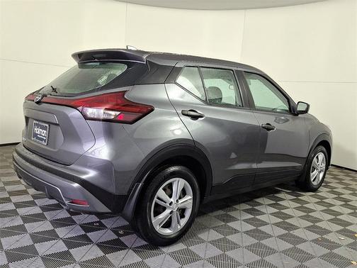 2022 Nissan Kicks S