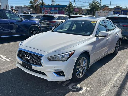 2024 INFINITI Q50 LUXE