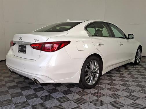 2024 INFINITI Q50 LUXE