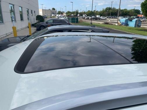 Majestic White 2023 INFINITI QX60 Luxe