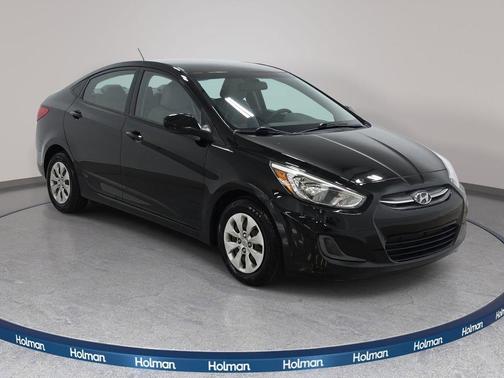 Ultra Black 2017 Hyundai Accent SE