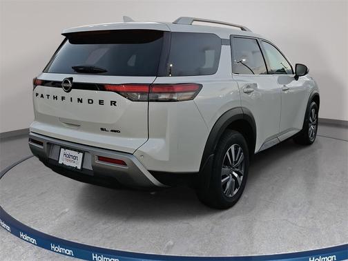 2022 Nissan Pathfinder SL