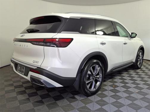 2022 INFINITI QX60 Luxe