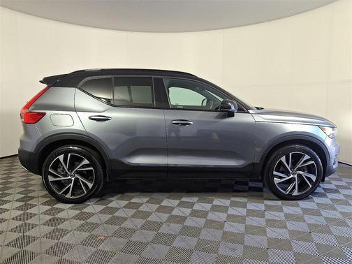 2019 Volvo XC40 T5 R-Design