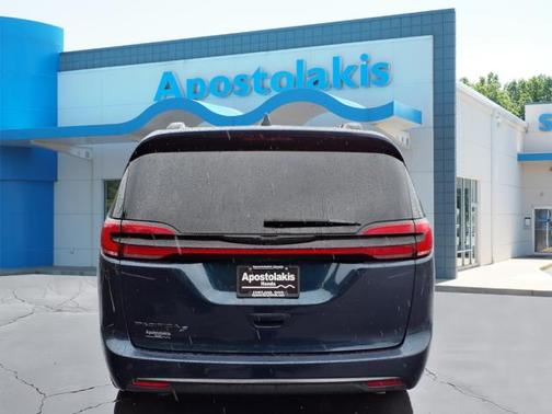 2021 Chrysler Pacifica Touring-L