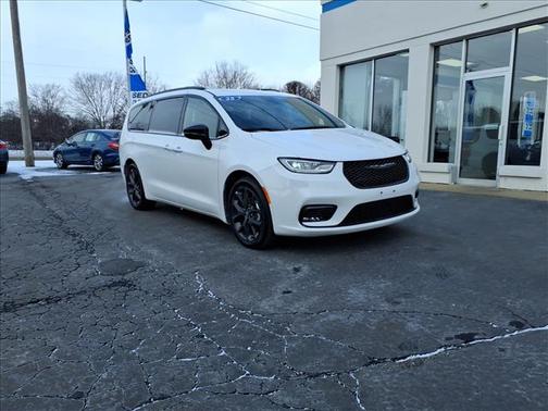 2025 Chrysler Pacifica Limited