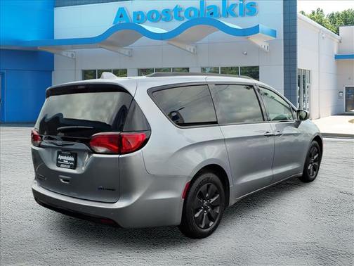 2020 Chrysler Pacifica Hybrid Touring