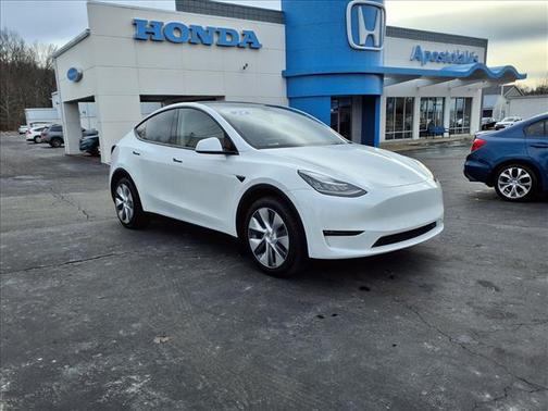 2023 Tesla Model Y Long Range