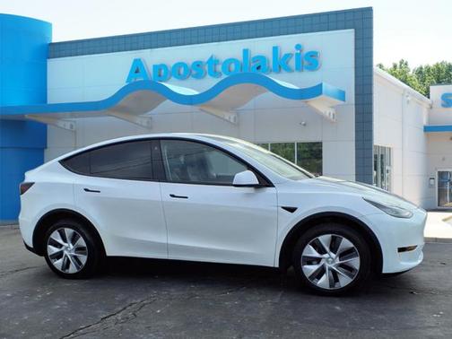 2023 Tesla Model Y Long Range