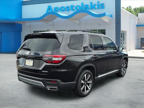 Crystal Black 2024 Honda Pilot Touring