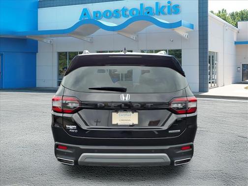 Crystal Black 2024 Honda Pilot Touring
