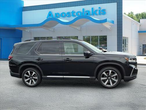 Crystal Black 2024 Honda Pilot Touring
