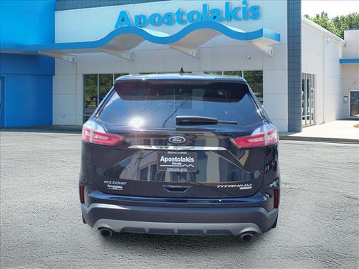 Black 2019 Ford Edge Titanium