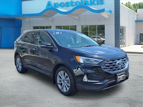 Black 2019 Ford Edge Titanium