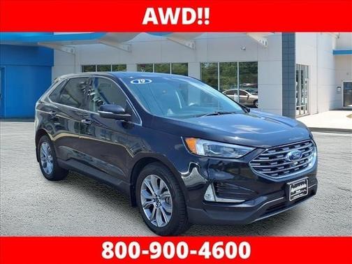 Black 2019 Ford Edge Titanium