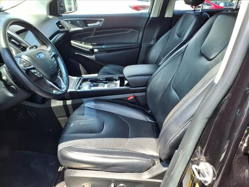 Black 2019 Ford Edge Titanium