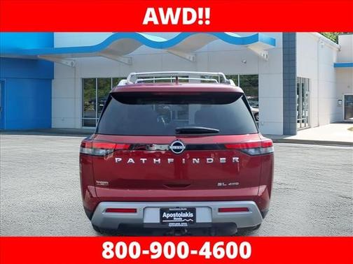 2022 Nissan Pathfinder SL