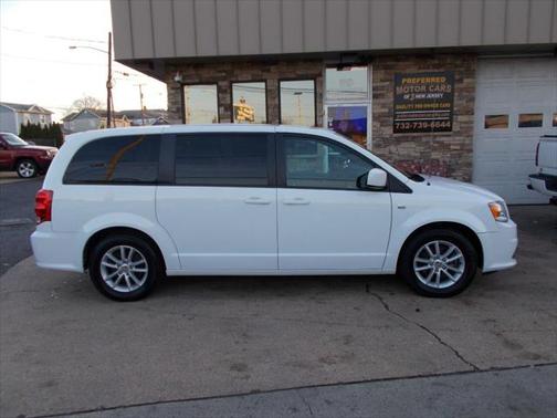 White Knuckle Clearcoat 2019 Dodge Grand Caravan SE