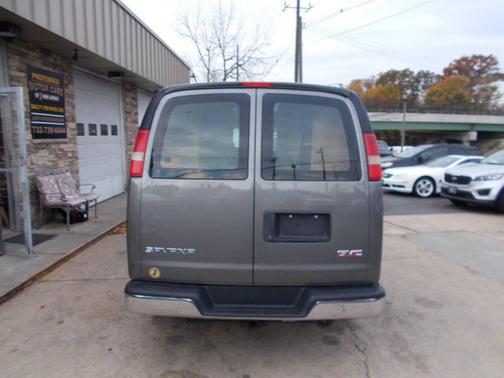 2011 GMC Savana 2500 Cargo