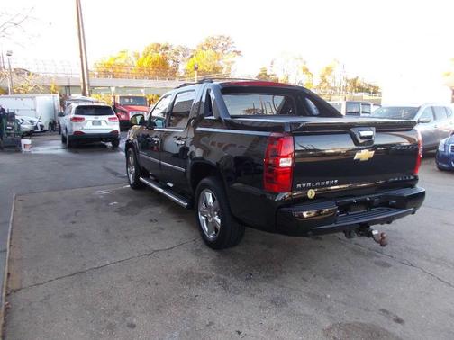 2013 Chevrolet Avalanche LTZ
