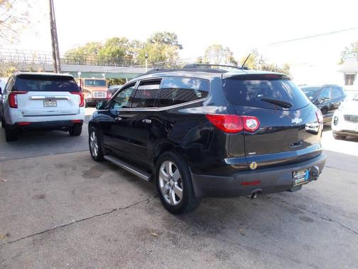 2011 Chevrolet Traverse 2LT