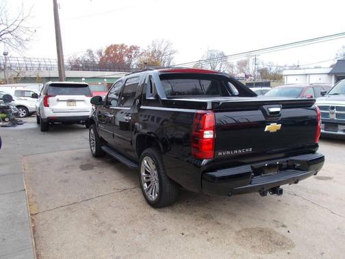 2013 Chevrolet Avalanche LT